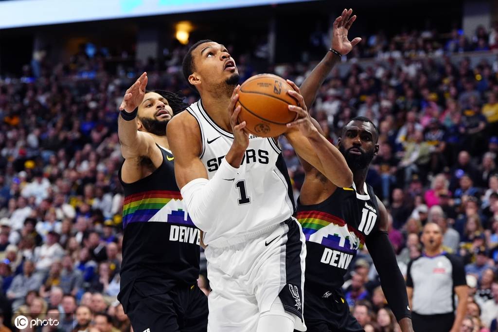 约基奇40+13文班亚马34+18 掘金加时险胜马刺迎8连胜